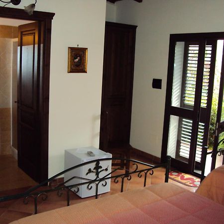 Agriturismo Il Pozzo Antico マスカリ エクステリア 写真