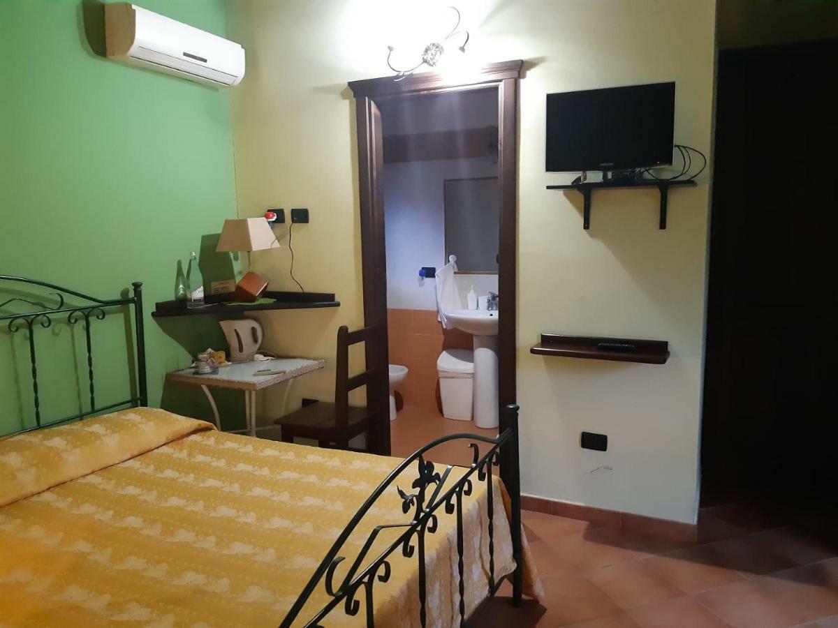 Agriturismo Il Pozzo Antico マスカリ エクステリア 写真